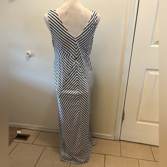 $10 sale Motherhood maternity maxi dress size PL stripe blue white D2 - Picture 3 of 4